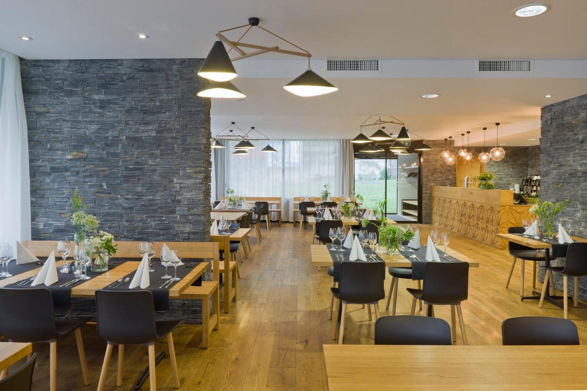 Hotel Restaurant Flaschen Albinen Esterno foto